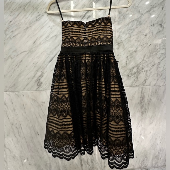 Lace Dress - Picture 3 of 3